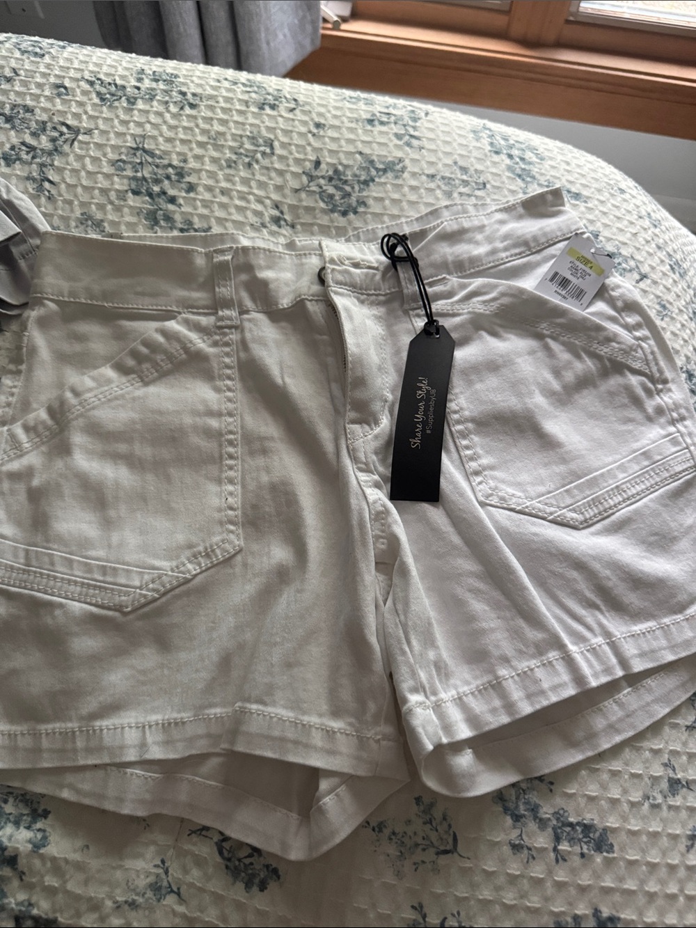 Stretch Cotton White Women’s Shorts